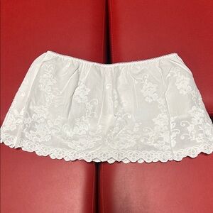 Fruity Booty Broderie bloomer